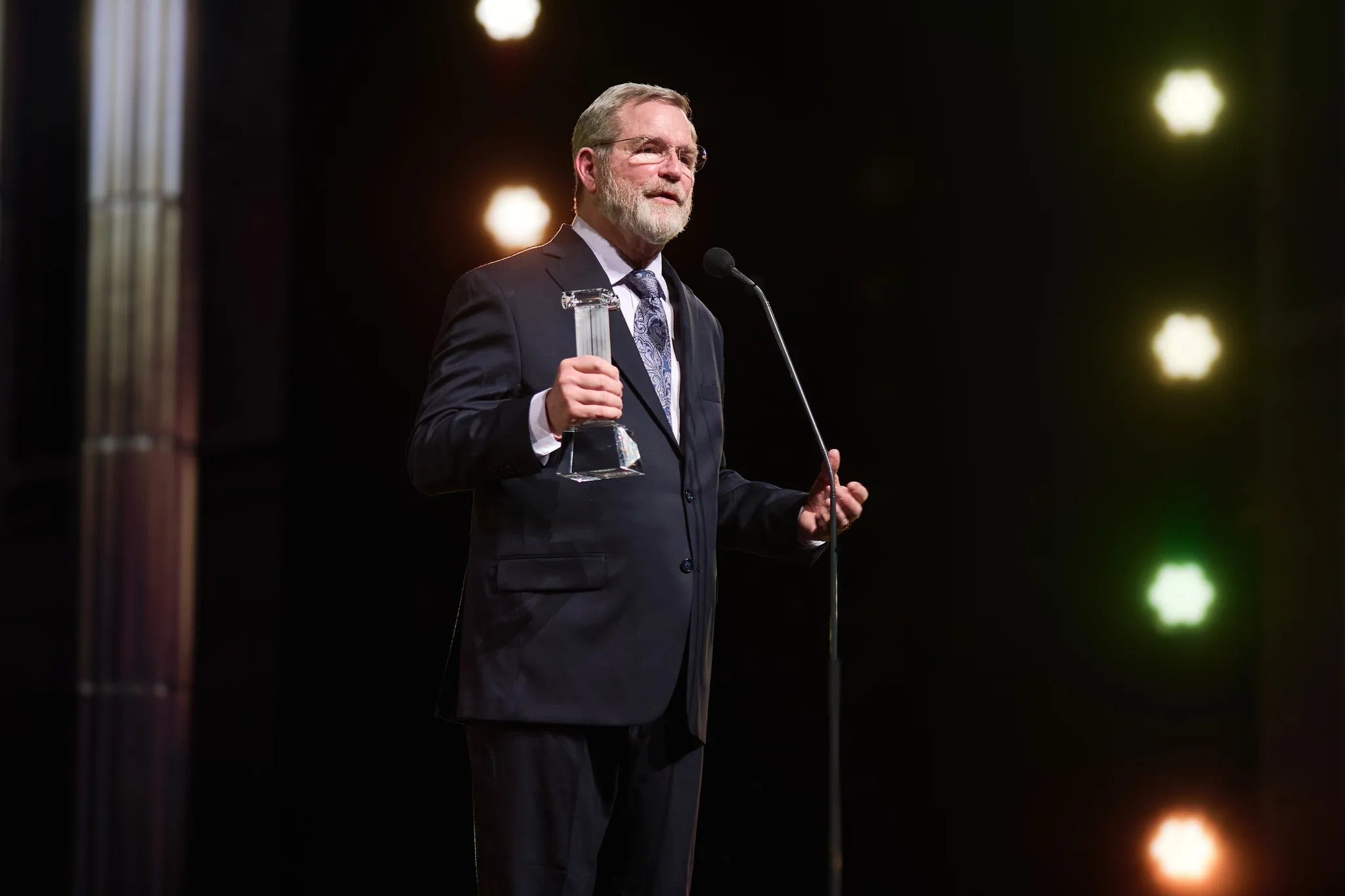 Jeff Cavins and Fr. Mike Schmitz Make History as First Catholics to Receive Museum of the Bible’s Pillar Award