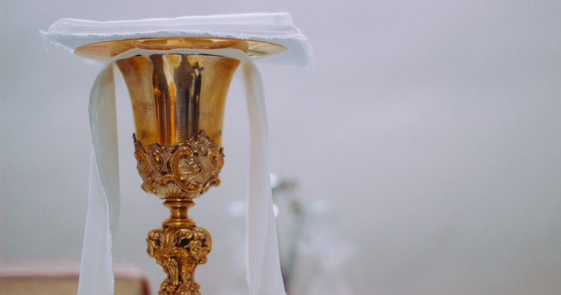 The Right Way to Receive the Precious Blood of Jesus at Holy Mass