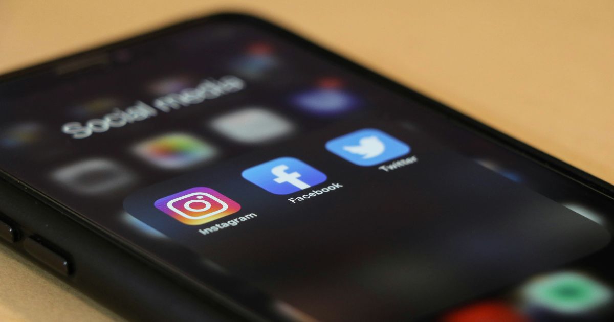 Influencers and a New Stage of History