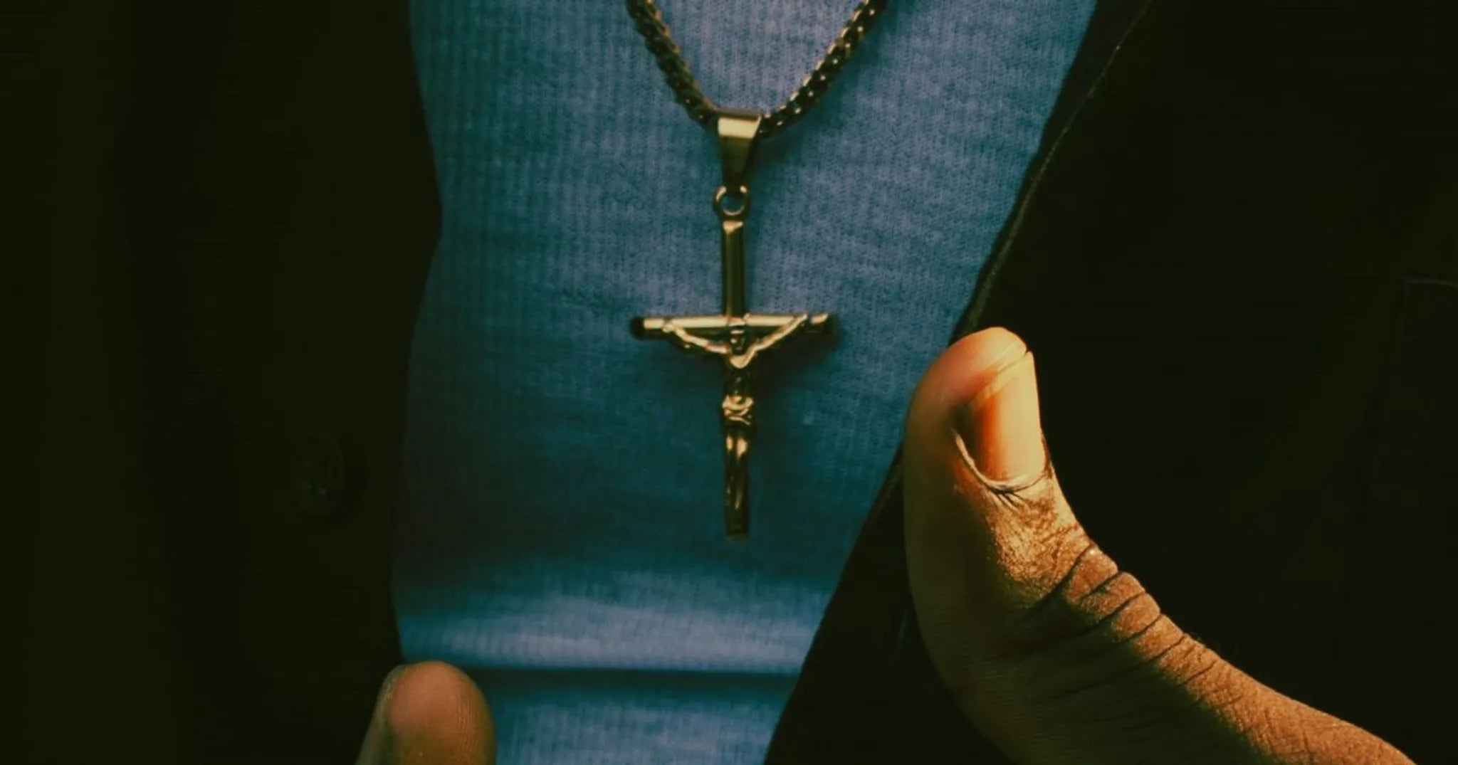 Why Wear a Crucifix?