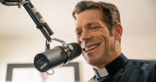 Surprise Guest Announcement, Answering Audience Questions and a Sneak Peak to Next Season