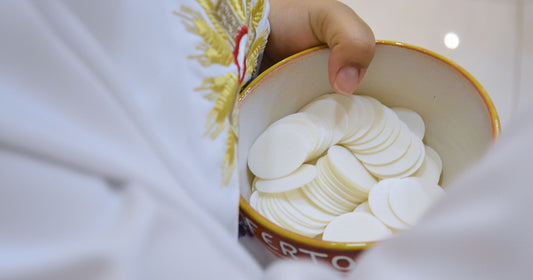 4 Lessons from Christ on the Eucharist