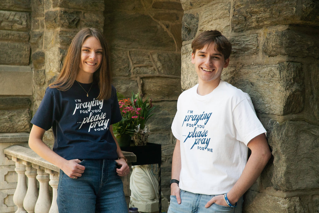 Camiseta unisex "I'm Praying for You"