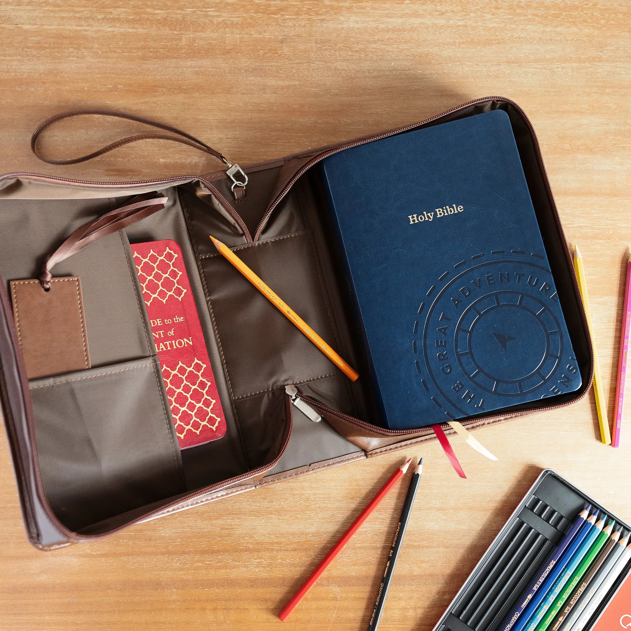 La Gran Aventura Funda para Biblia (simil cuero) Marrón