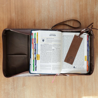 The Great Adventure Bible Cover (Leatherlike) Brown
