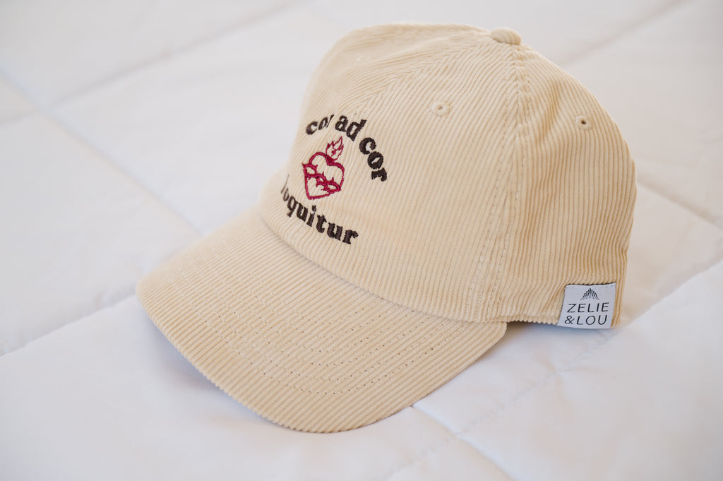 "Cor ad Cor Loquitur" / Sombrero de pana del Sagrado Corazón de Jesús