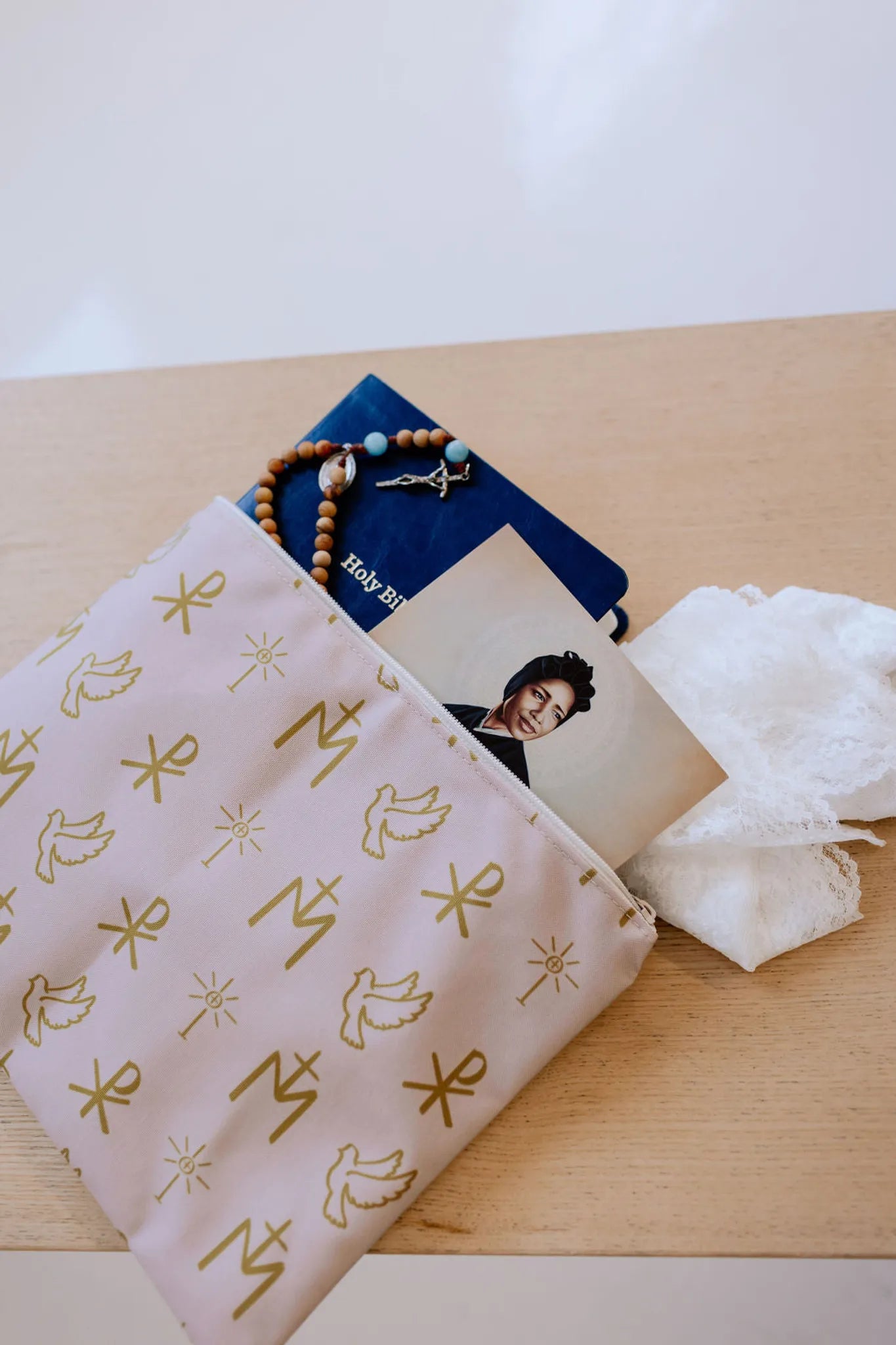 Mass Essentials Pouch